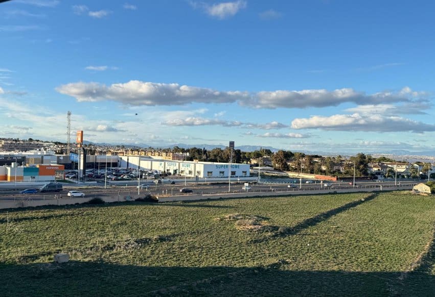 2 slaapkamer Penthouse te koop in Punta Prima met zwembad - € 269.000 (Ref: 9603598)