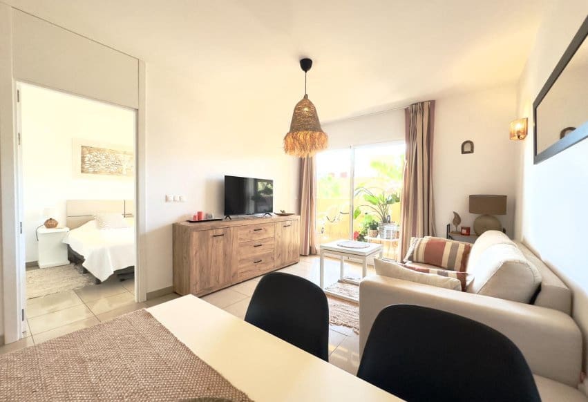 Apartamento de 2 habitaciones en Playa Flamenca en venta con piscina - 249.000 € (Ref: 9609979)