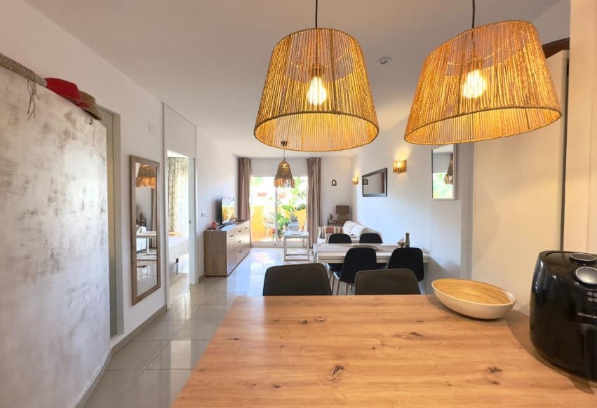 Apartamento de 2 habitaciones en Playa Flamenca en venta con piscina - 249.000 € (Ref: 9609979)