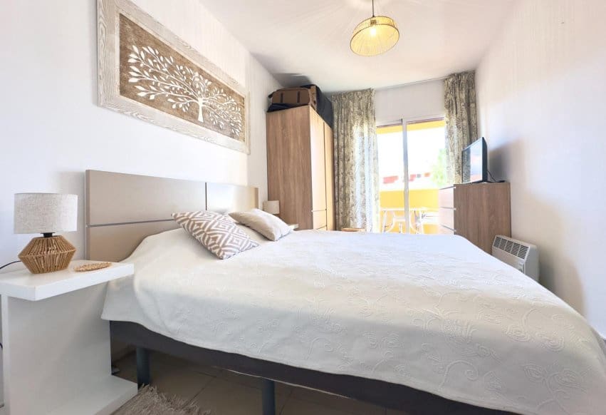 Apartamento de 2 habitaciones en Playa Flamenca en venta con piscina - 249.000 € (Ref: 9609979)