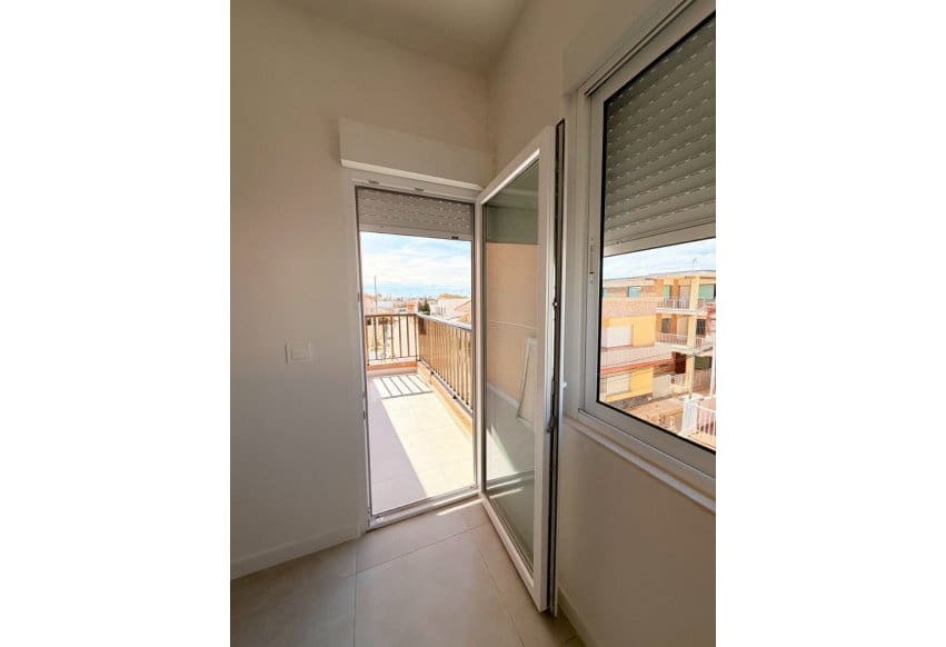 2 bedroom Beach Apartment for sale in Torre de la Horadada - € 189,900 (Ref: 9632792)