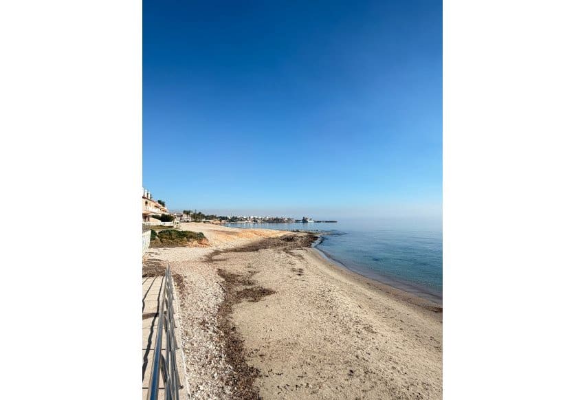 2 bedroom Beach Apartment for sale in Torre de la Horadada - € 189,900 (Ref: 9632792)