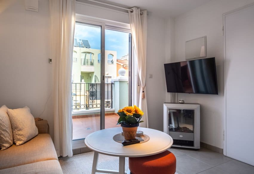 2 Zimmer Bungalow zu verkaufen in Torrevieja mit Pool - 205.000 € (Ref: 9646019)