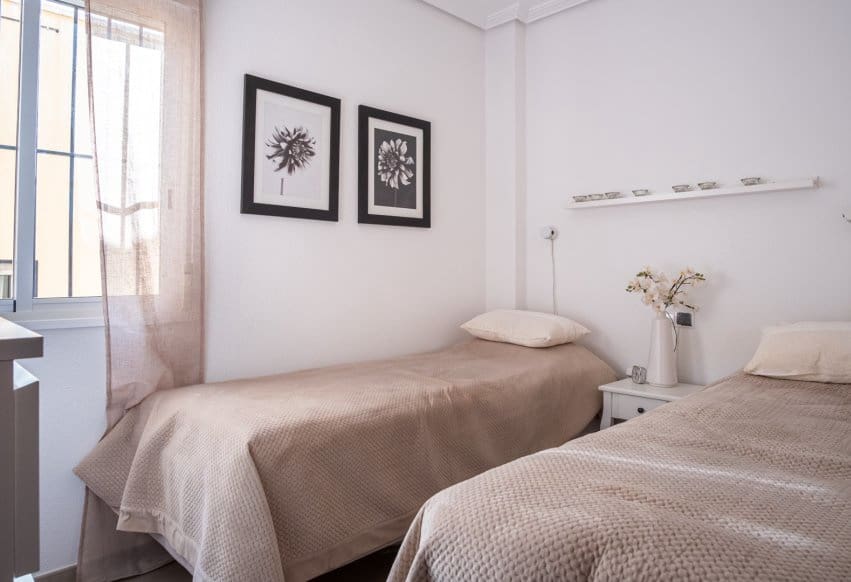 2 Zimmer Bungalow zu verkaufen in Torrevieja mit Pool - 205.000 € (Ref: 9646019)