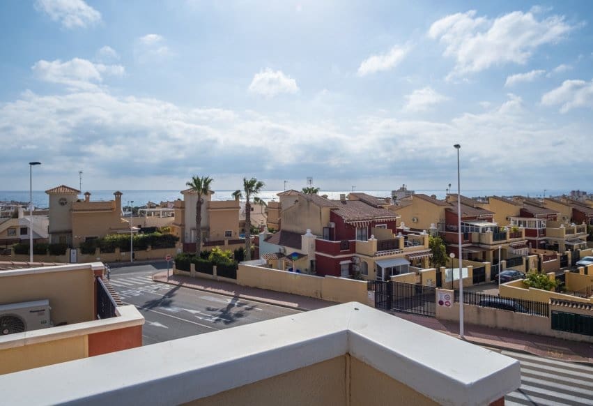 2 Zimmer Bungalow zu verkaufen in Torrevieja mit Pool - 205.000 € (Ref: 9646019)