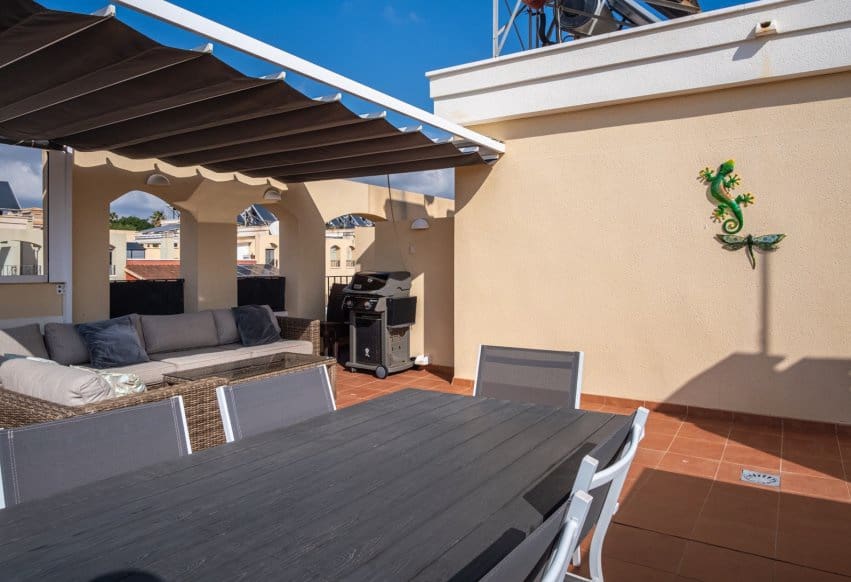 2 Zimmer Bungalow zu verkaufen in Torrevieja mit Pool - 205.000 € (Ref: 9646019)