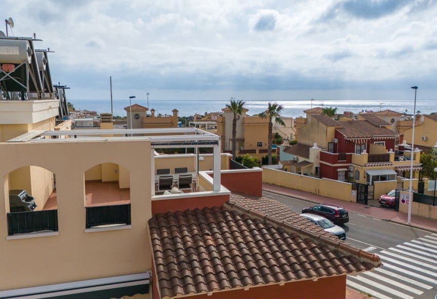 2 Zimmer Bungalow zu verkaufen in Torrevieja mit Pool - 205.000 € (Ref: 9646019)