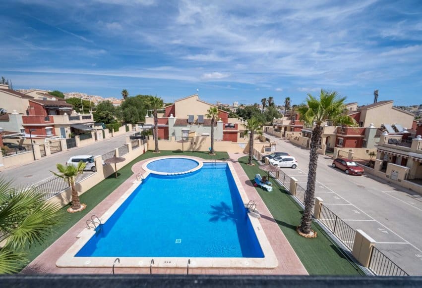 2 Zimmer Bungalow zu verkaufen in Torrevieja mit Pool - 205.000 € (Ref: 9646019)