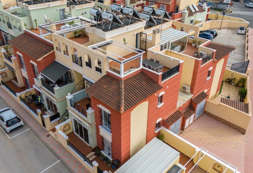 2 Zimmer Bungalow zu verkaufen in Torrevieja mit Pool - 205.000 € (Ref: 9646019)