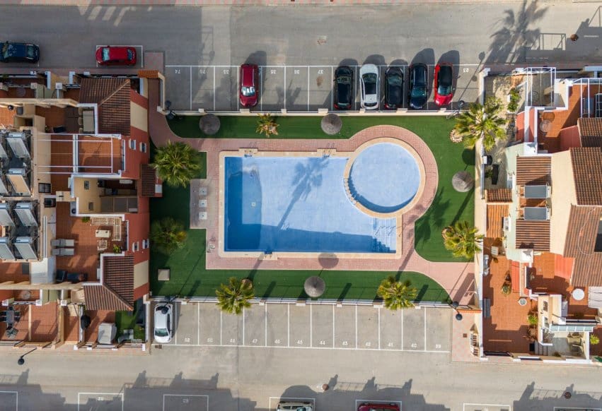 2 Zimmer Bungalow zu verkaufen in Torrevieja mit Pool - 205.000 € (Ref: 9646019)