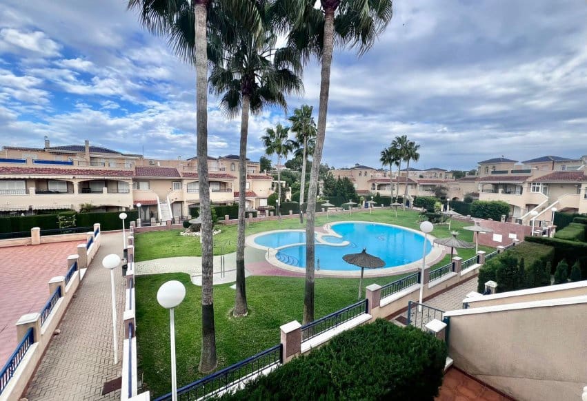 2 Zimmer Bungalow zu verkaufen in Pilar de la Horadada mit Pool - 214.900 € (Ref: 9665177)