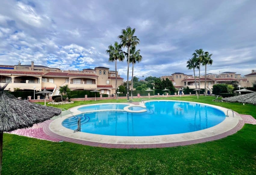 2 Zimmer Bungalow zu verkaufen in Pilar de la Horadada mit Pool - 214.900 € (Ref: 9665177)