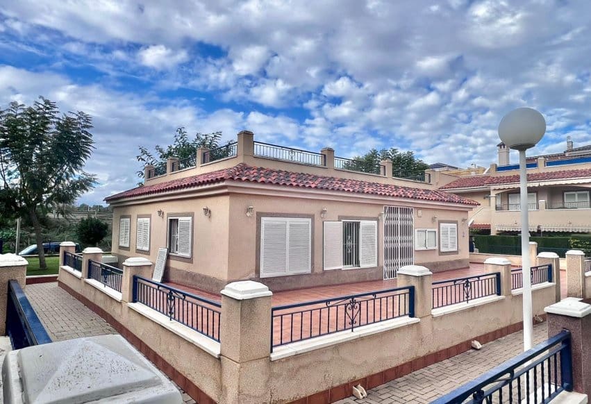 2 Zimmer Bungalow zu verkaufen in Pilar de la Horadada mit Pool - 214.900 € (Ref: 9665177)