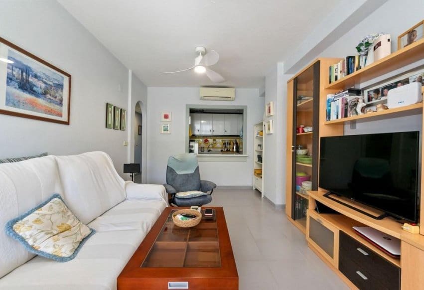 Apartamento de 3 habitaciones en Orihuela Costa en venta con piscina - 239.999 € (Ref: 9665178)