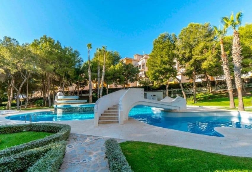 Apartamento de 3 habitaciones en Orihuela Costa en venta con piscina - 239.999 € (Ref: 9665178)