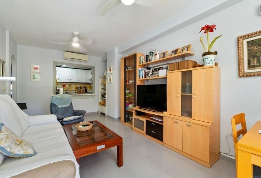 3 slaapkamer Appartement te koop in Orihuela Costa met zwembad - € 215.000 (Ref: 9665178)