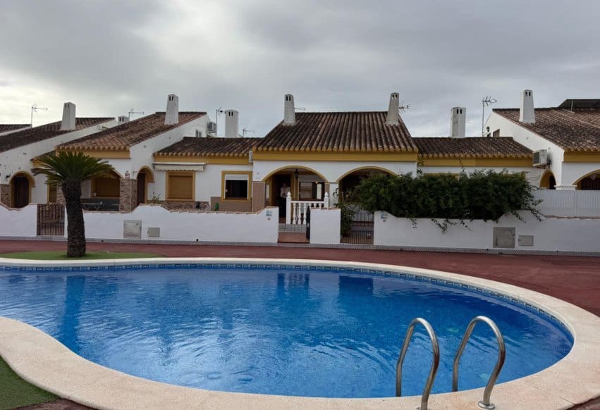 3 slaapkamer Villa te koop in Torre de la Horadada met zwembad - € 245.000 (Ref: 9665305)