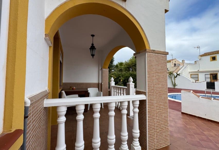 3 slaapkamer Villa te koop in Torre de la Horadada met zwembad - € 245.000 (Ref: 9665305)