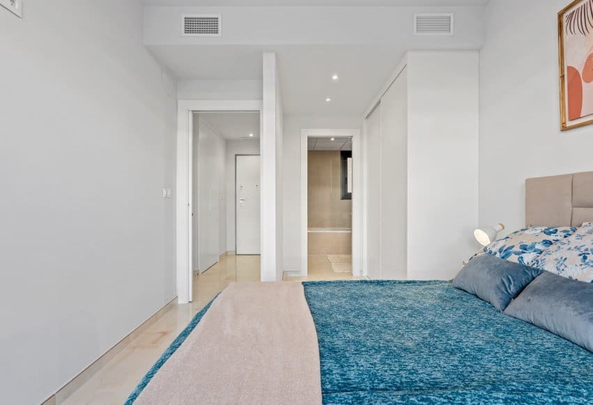 3 slaapkamer Appartement te koop in Playa Flamenca met zwembad - € 589.900 (Ref: 9665307)