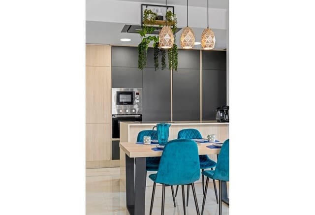 3 slaapkamer Appartement te koop in Playa Flamenca, Orihuela met zwembad - € 589.900 (Ref: 9665307)