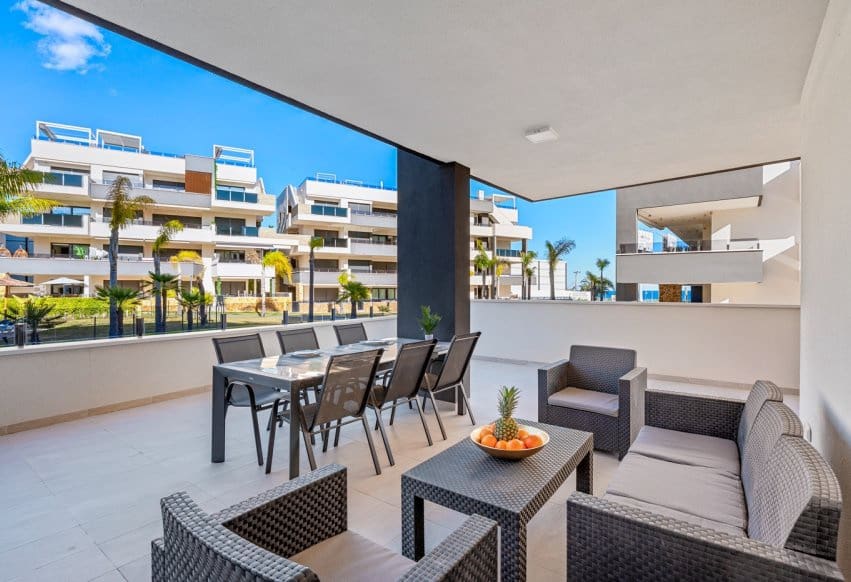 3 slaapkamer Appartement te koop in Playa Flamenca met zwembad - € 589.900 (Ref: 9665307)