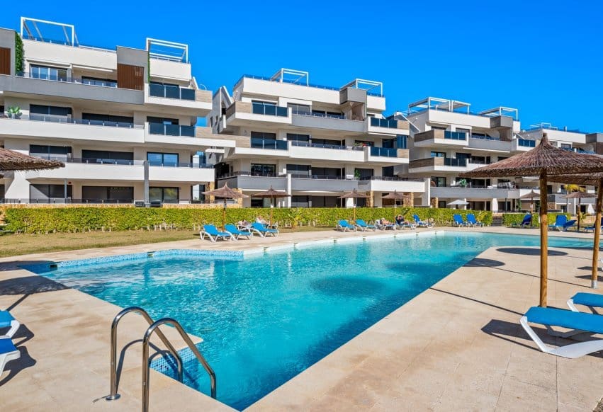 3 slaapkamer Appartement te koop in Playa Flamenca met zwembad - € 589.900 (Ref: 9665307)