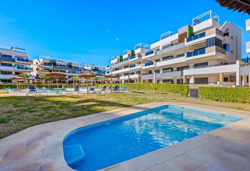 3 slaapkamer Appartement te koop in Playa Flamenca met zwembad - € 589.900 (Ref: 9665307)