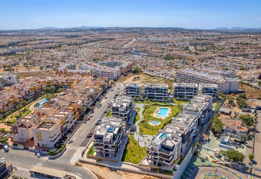 3 slaapkamer Appartement te koop in Playa Flamenca met zwembad - € 589.900 (Ref: 9665307)