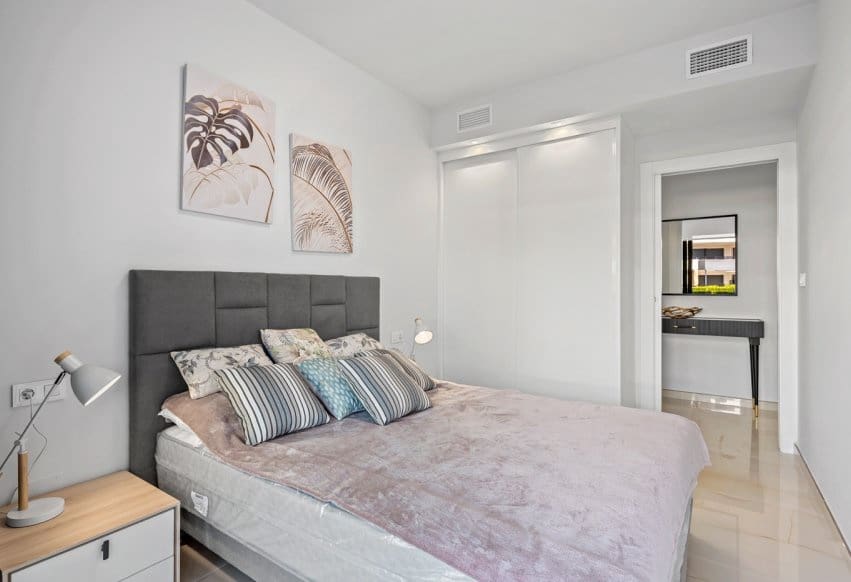 3 bedroom Apartment for sale in Playa Flamenca with pool - € 589,900 (Ref: 9665307)