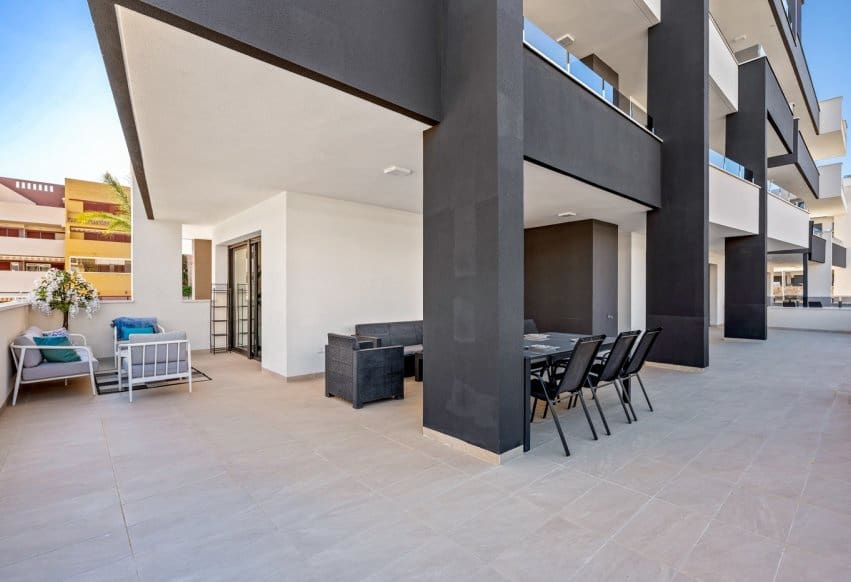 3 bedroom Apartment for sale in Playa Flamenca with pool - € 589,900 (Ref: 9665307)