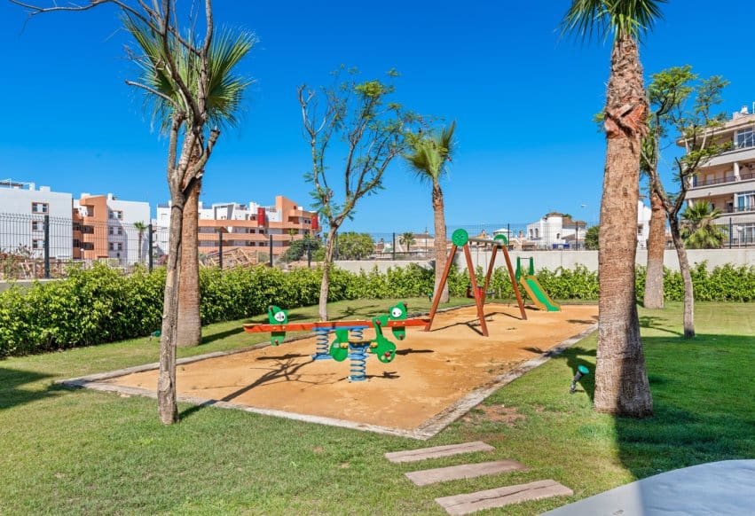 3 bedroom Apartment for sale in Playa Flamenca with pool - € 589,900 (Ref: 9665307)