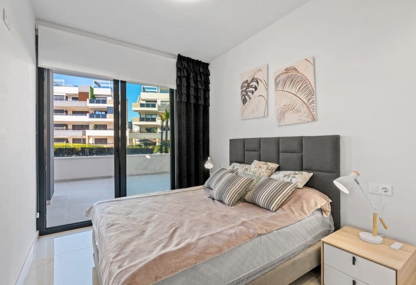 3 bedroom Apartment for sale in Playa Flamenca with pool - € 589,900 (Ref: 9665307)