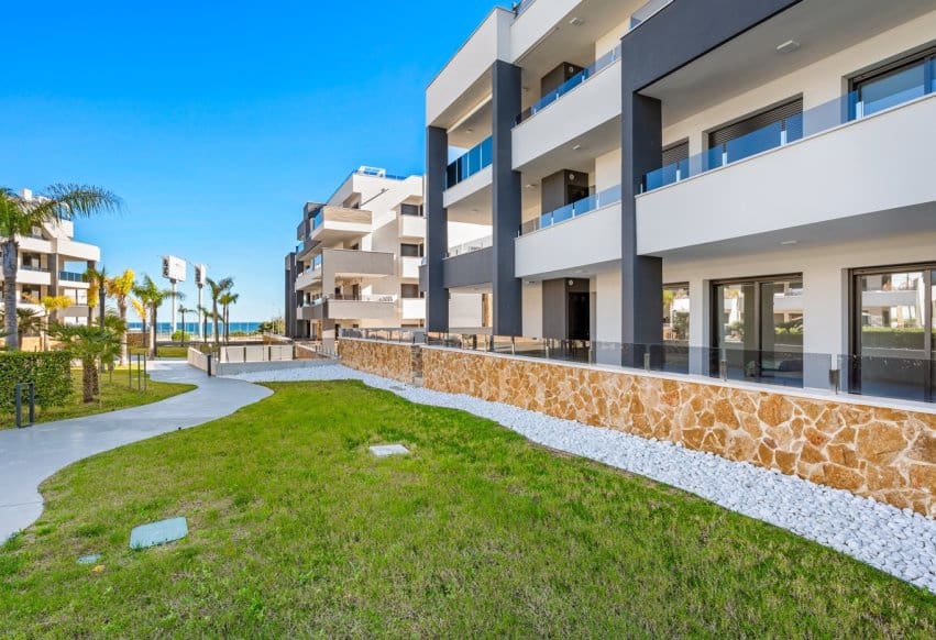 3 bedroom Apartment for sale in Playa Flamenca with pool - € 589,900 (Ref: 9665307)