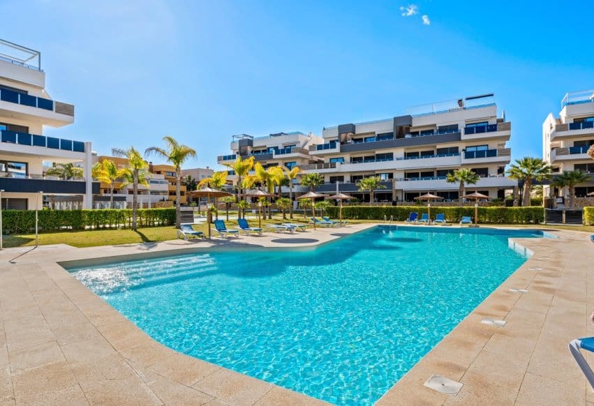3 bedroom Apartment for sale in Playa Flamenca with pool - € 589,900 (Ref: 9665307)