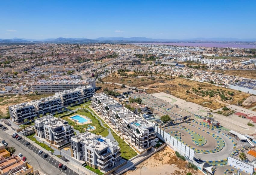 3 bedroom Apartment for sale in Playa Flamenca with pool - € 589,900 (Ref: 9665307)