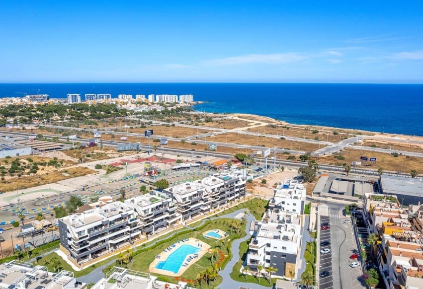 3 bedroom Apartment for sale in Playa Flamenca with pool - € 589,900 (Ref: 9665307)