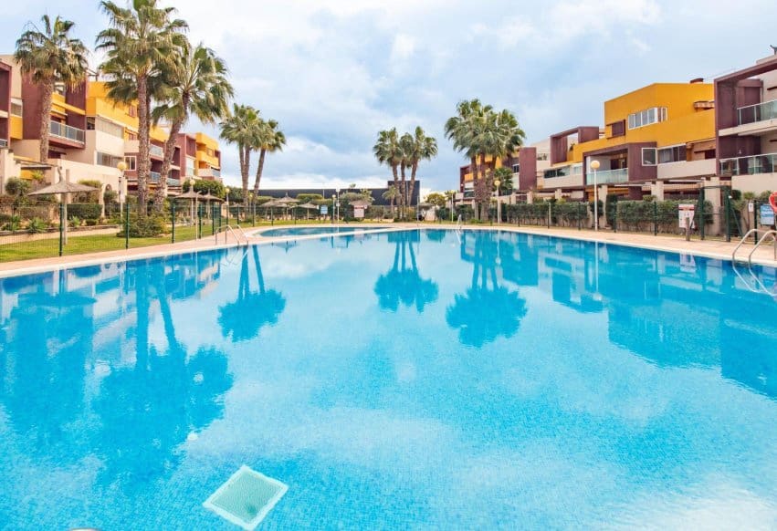2 slaapkamer Appartement te koop in Playa Flamenca met zwembad - € 249.000 (Ref: 9665308)