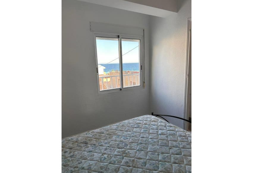 Apartamento Playa de 2 habitaciones en Torre de la Horadada en venta - 165.000 € (Ref: 9671264)