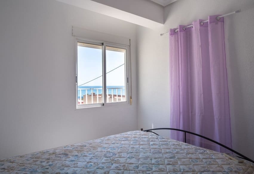 2 bedroom Beach Apartment for sale in Torre de la Horadada - € 165,000 (Ref: 9671264)