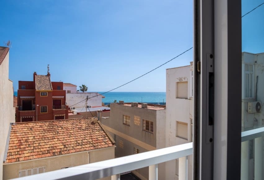 2 bedroom Beach Apartment for sale in Torre de la Horadada - € 165,000 (Ref: 9671264)