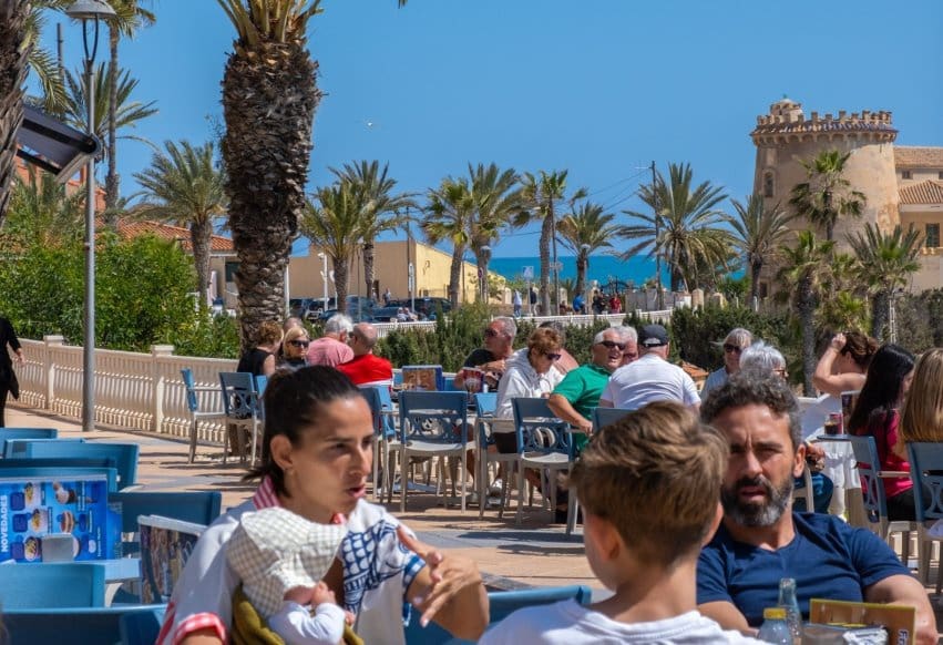 2 bedroom Beach Apartment for sale in Torre de la Horadada - € 165,000 (Ref: 9671264)