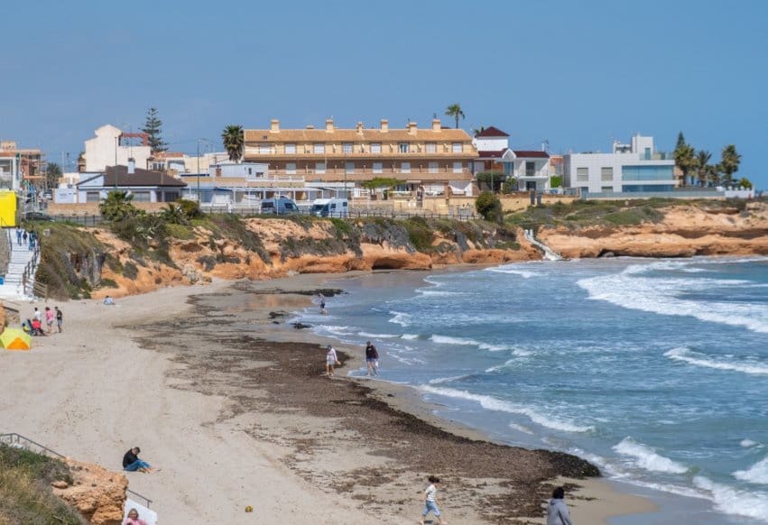 2 bedroom Beach Apartment for sale in Torre de la Horadada - € 165,000 (Ref: 9671264)