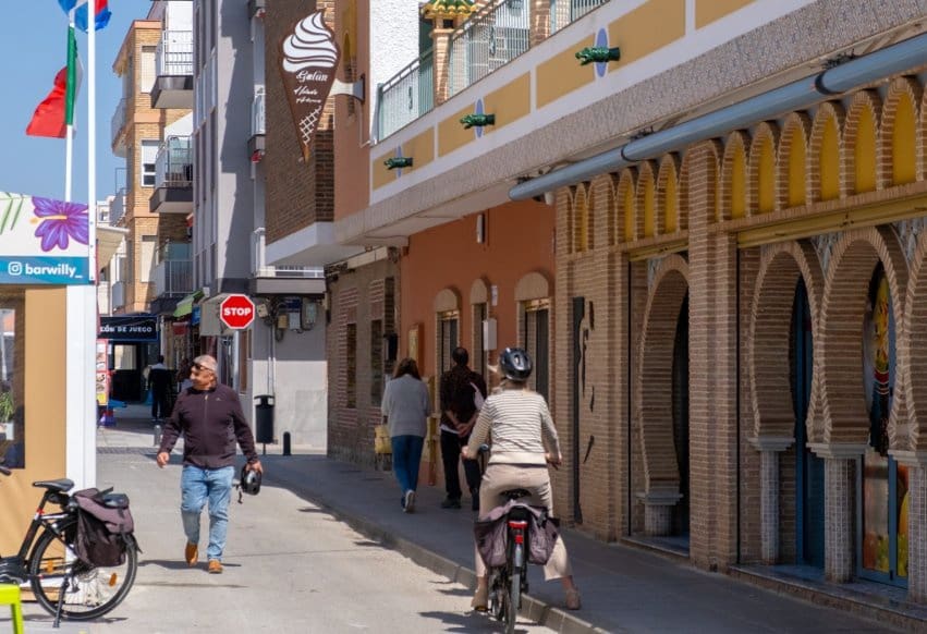 2 bedroom Beach Apartment for sale in Torre de la Horadada - € 165,000 (Ref: 9671264)