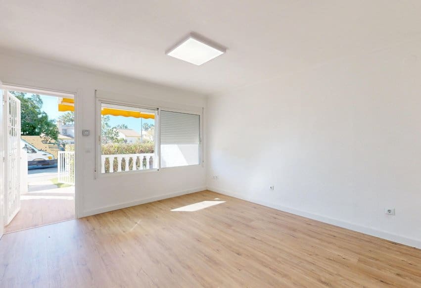 Bungalow de 2 habitaciones en Villamartin en venta - 225.000 € (Ref: 9707962)