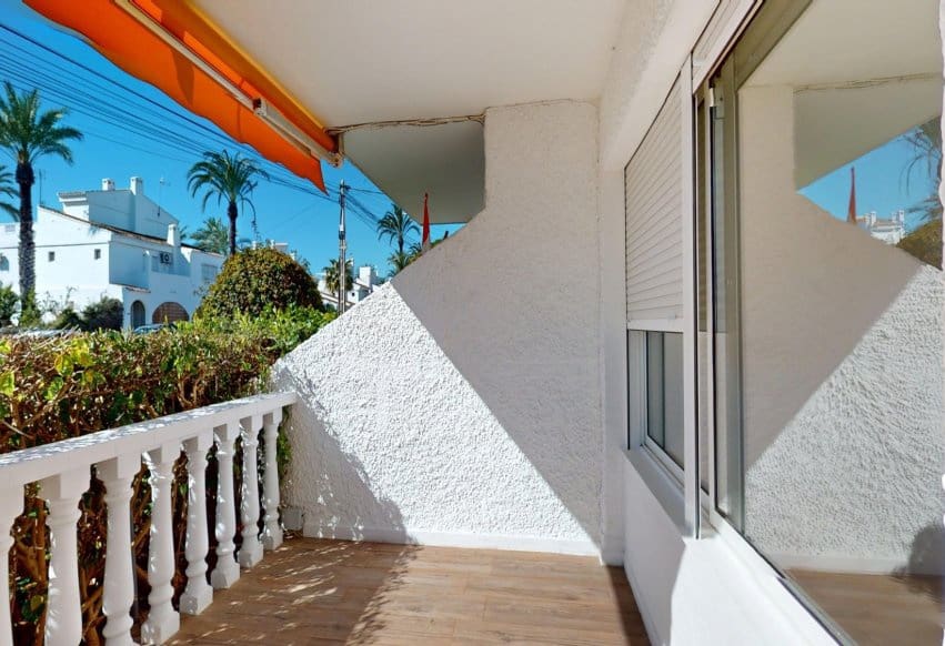 Bungalow de 2 habitaciones en Villamartin en venta - 225.000 € (Ref: 9707962)