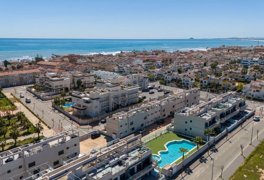 2 chambre Bungalow à vendre à Pilar de la Horadada avec piscine - 290 000 € (Ref: 9753609)