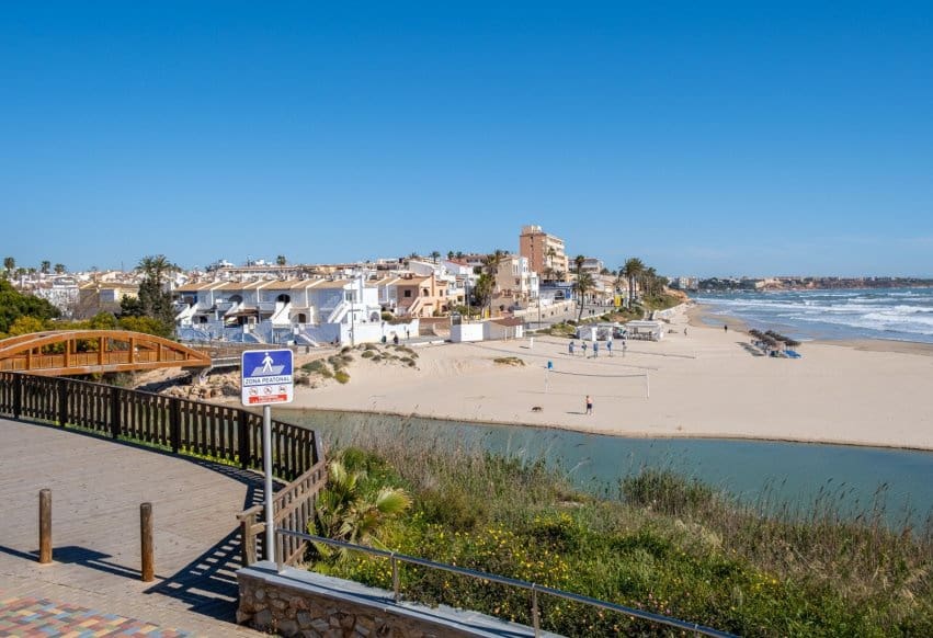 2 chambre Bungalow à vendre à Pilar de la Horadada avec piscine - 290 000 € (Ref: 9753609)