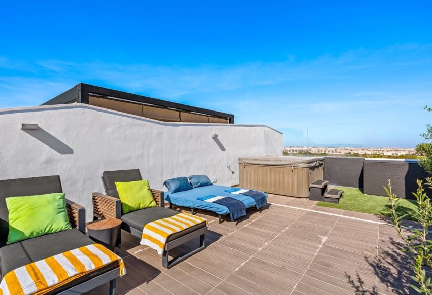 3 slaapkamer Penthouse te koop in Villamartin - € 639.000 (Ref: 9769964)