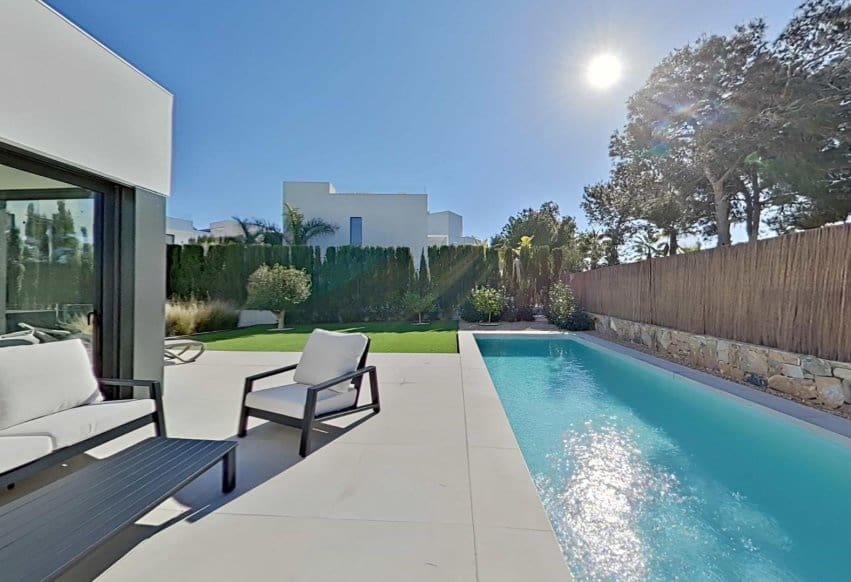 3 sovrum Villa till salu i Orihuela med pool - 1 030 000 € (Ref: 9769973)