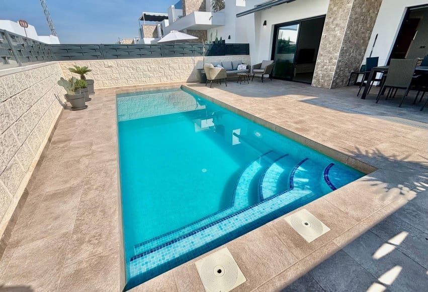 3 soveværelse Villa til salg i Benijofar med swimmingpool - € 429.500 (Ref: 9769976)